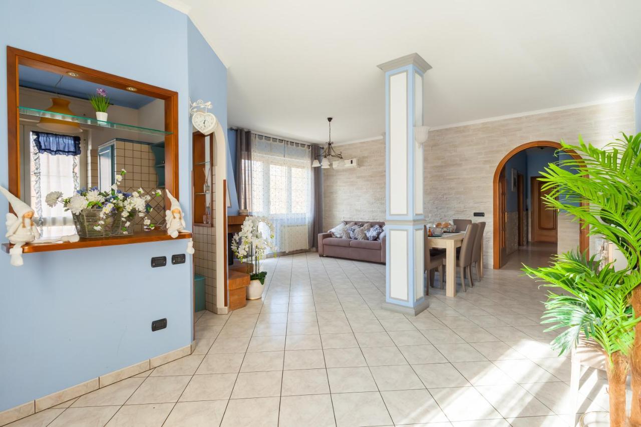Casa Vacanze Giramondo فيوميتشينو المظهر الخارجي الصورة