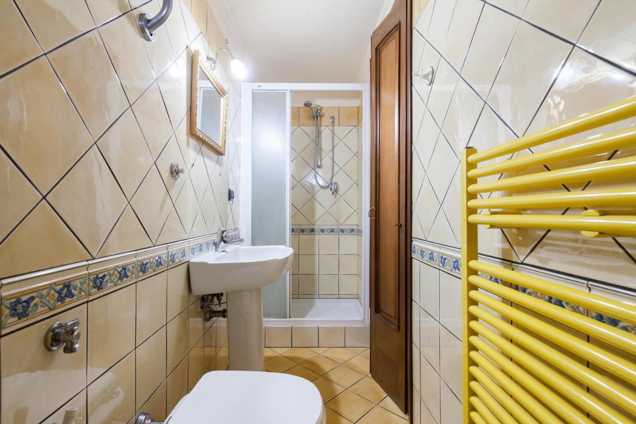 Casa Vacanze Giramondo فيوميتشينو المظهر الخارجي الصورة