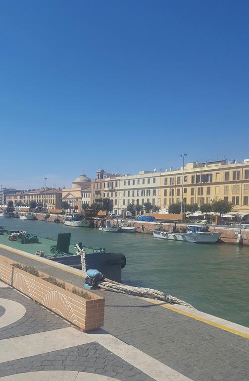 Casa Vacanze Giramondo فيوميتشينو المظهر الخارجي الصورة